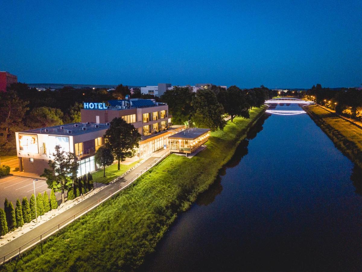 Hotel River Nyitra Kültér fotó