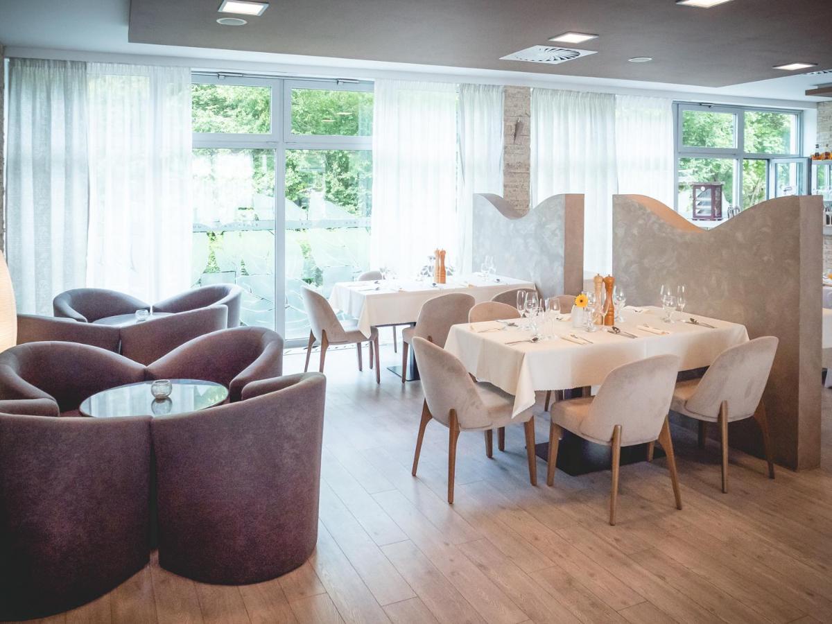 Hotel River Nyitra Kültér fotó