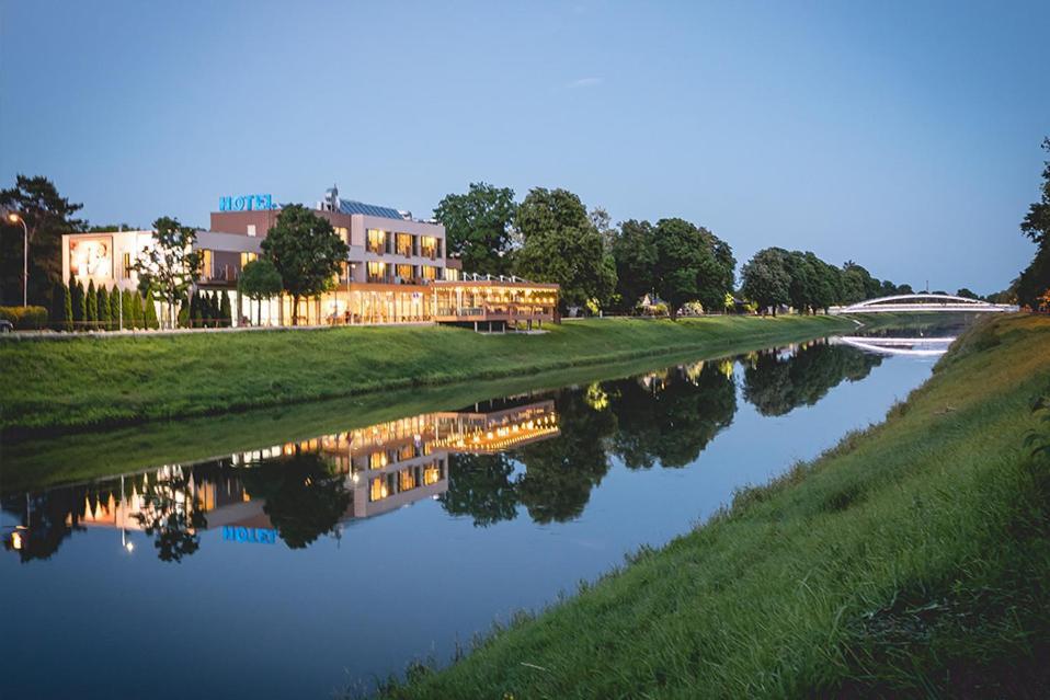 Hotel River Nyitra Kültér fotó